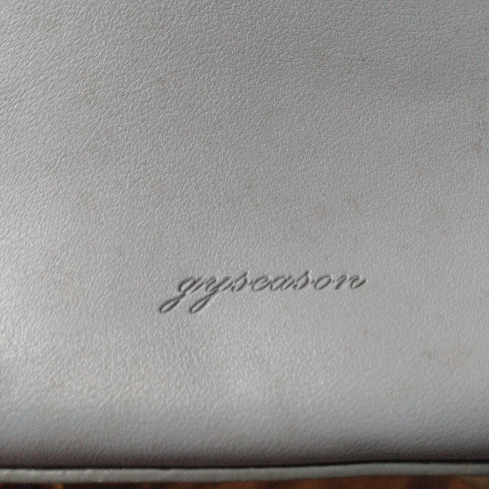 Purse - Picture 2 of 2